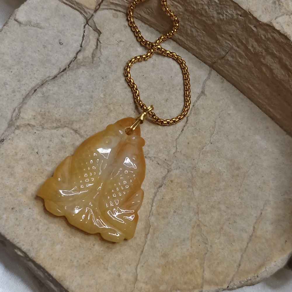Vintage Honeycomb Jadeite Fish carved stone Necklace